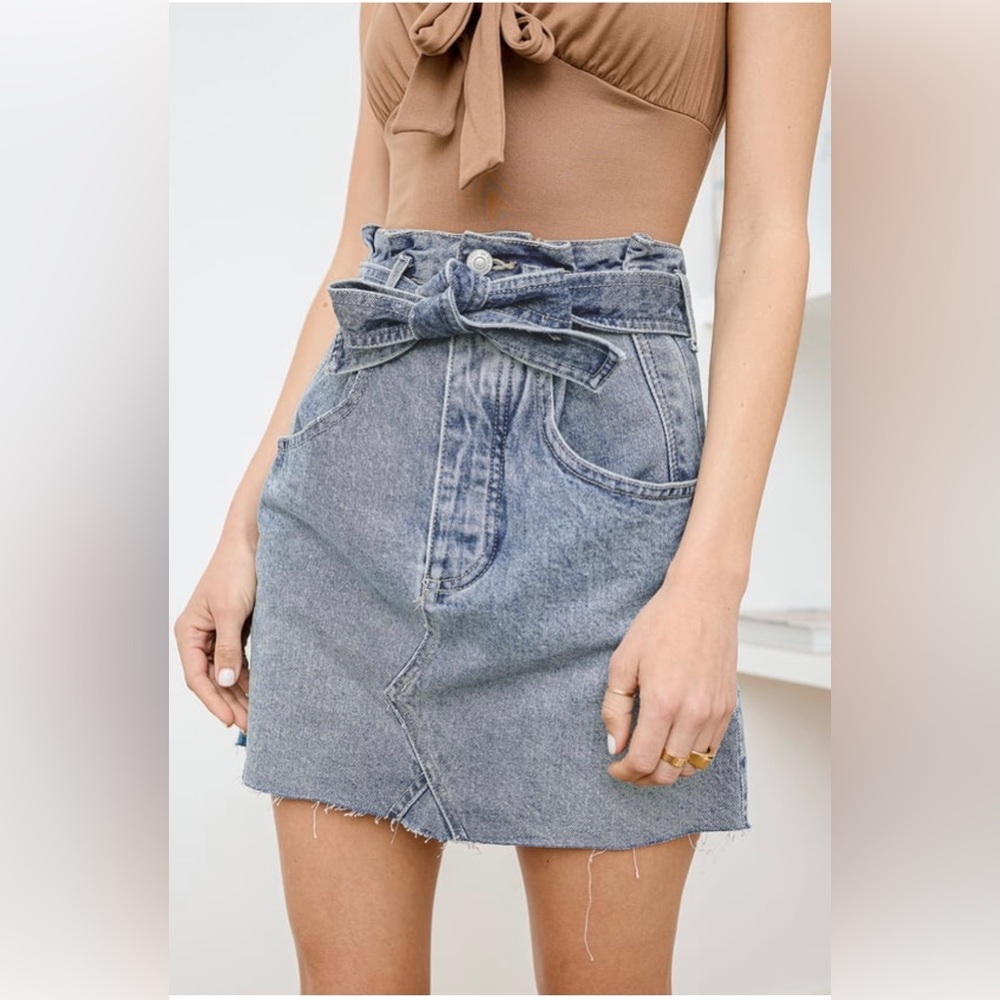 Free People East of Eden Medium Wash Denim Belted Mini Skirt - Picture 1 of 7